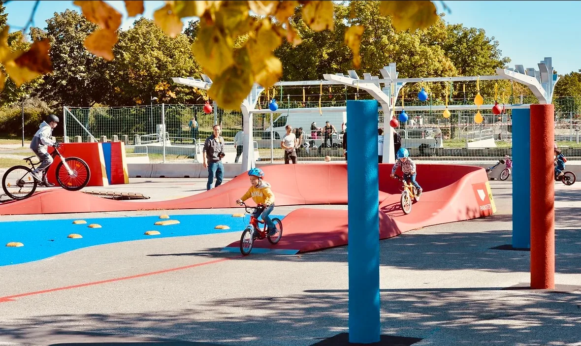 V4 PARK EDITION Pumptrack Motorikgeraden Wien bei Eroeffnung